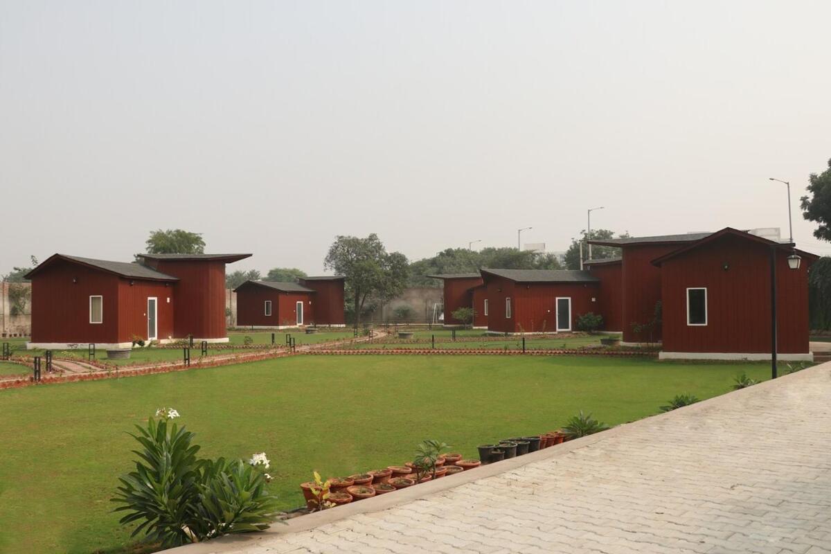 Bed and Breakfast The Bageecha Vrindāvan Exterior foto
